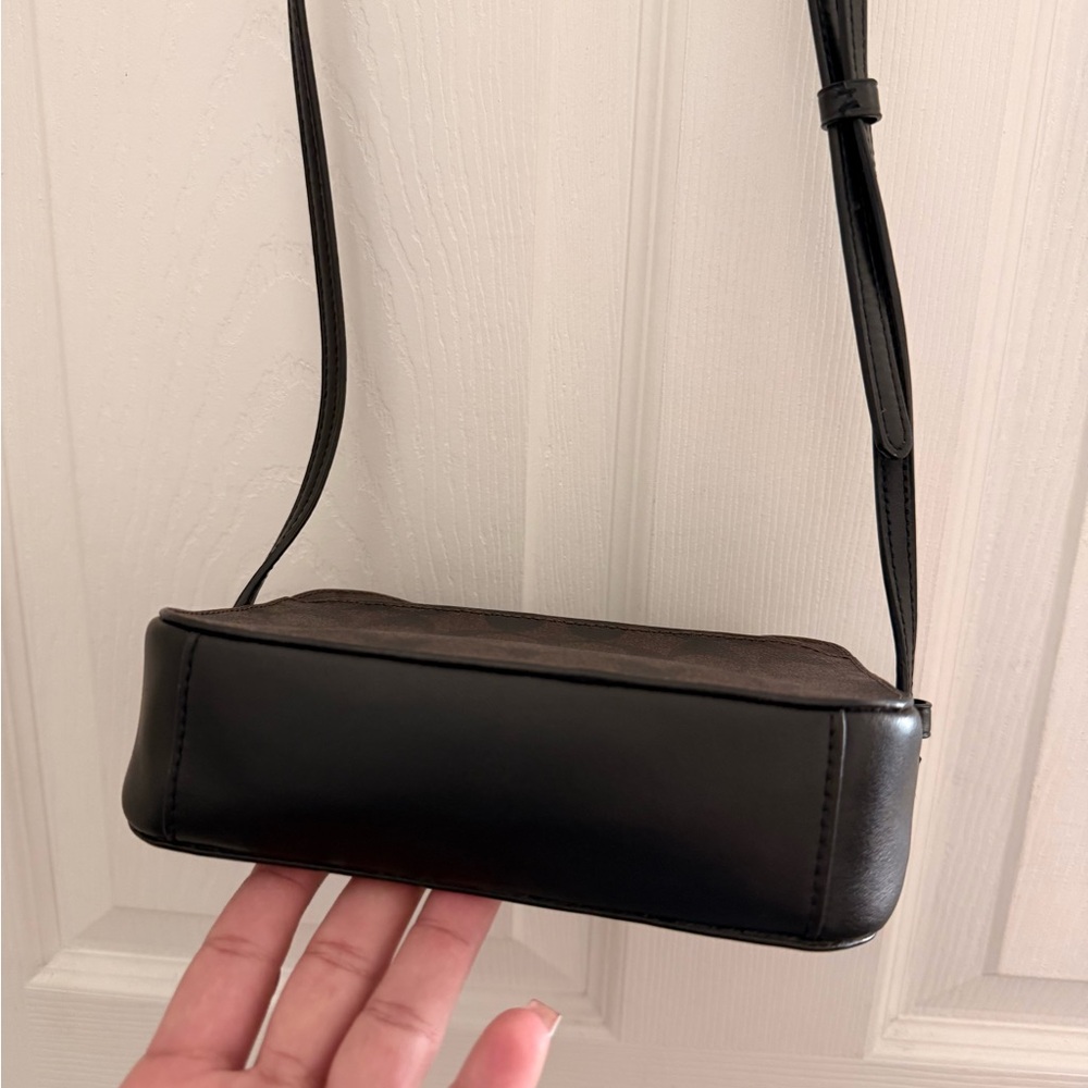 Crossbody coach purse - Picture 3 of 5